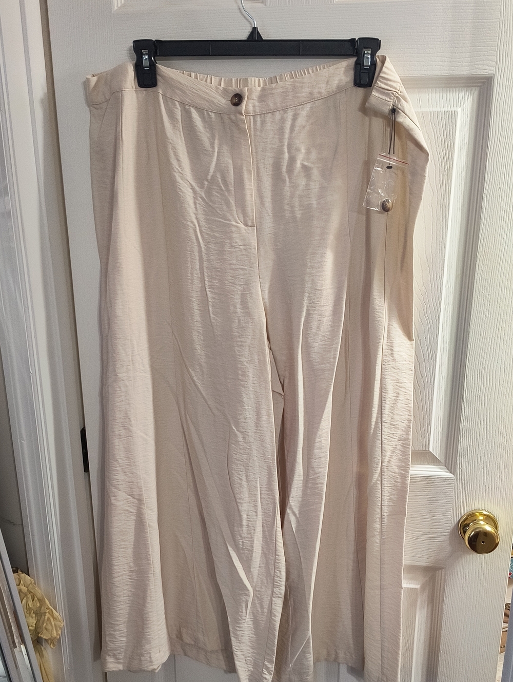 Vince Camuto NEW Wide Leg Pants in Soft Beige